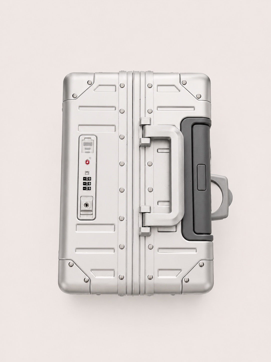 CARRÉ Signature Carry-On: The Executive Edition